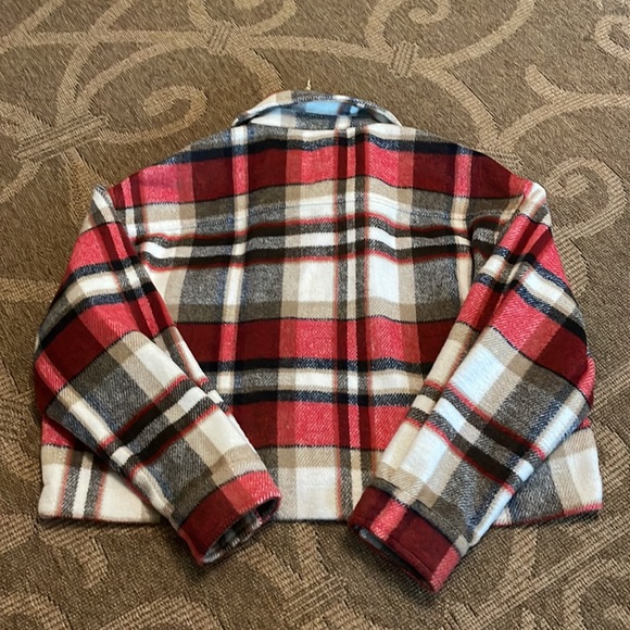Zara ladies flannel jacket / over shirt. No tags but never worn. CUTE AF! - Picture 2 of 4